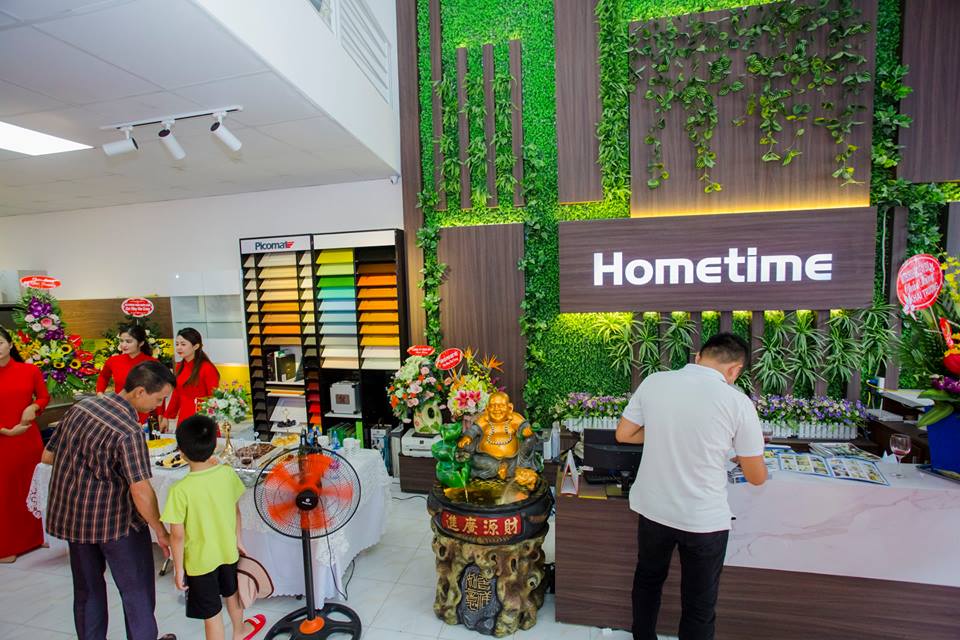 Khu vực quầy lễ tân tại showroom nội thất Hometime