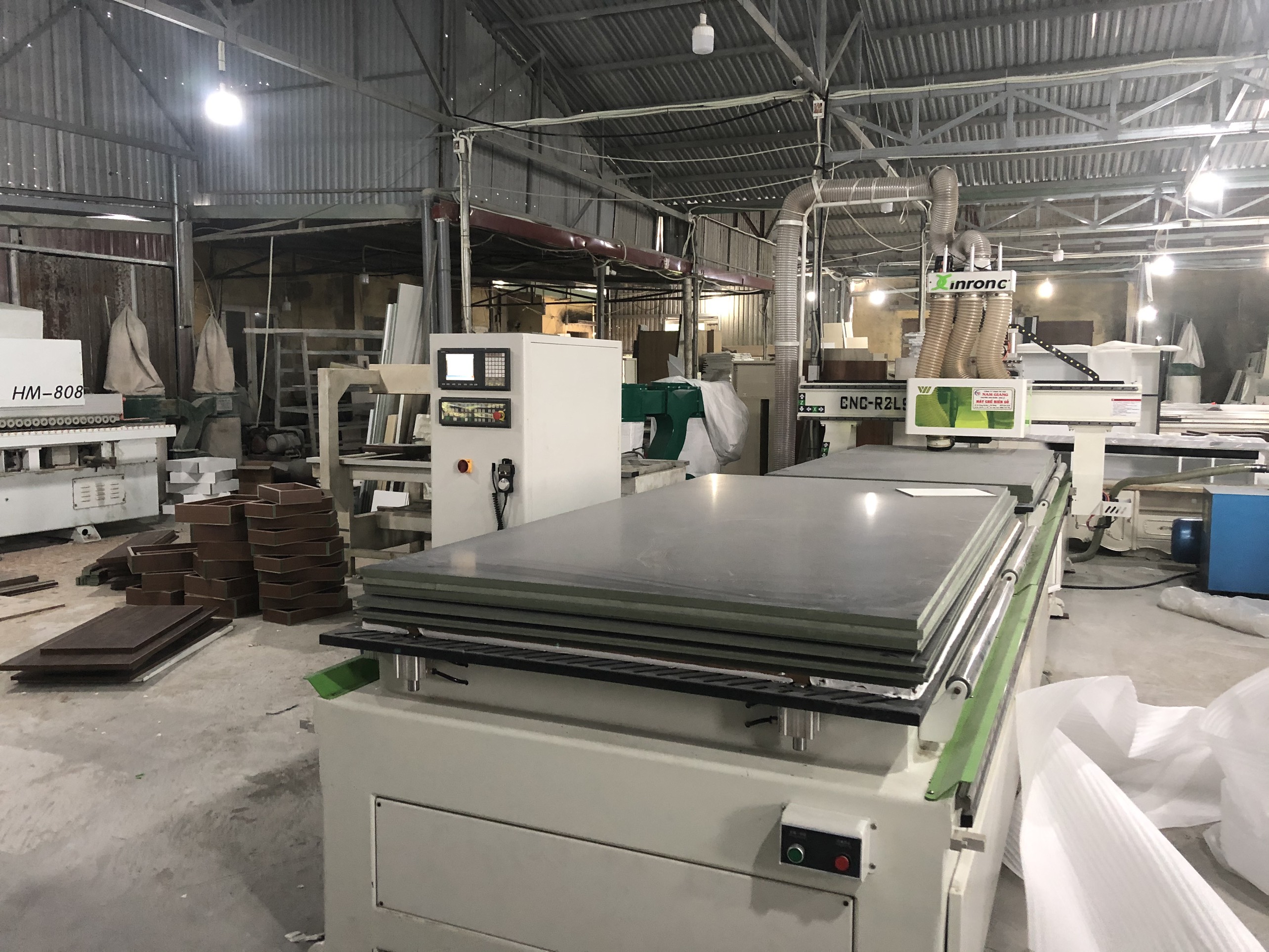 Xưởng sản xuất nội thất Hometime với máy CNC trung tâm
