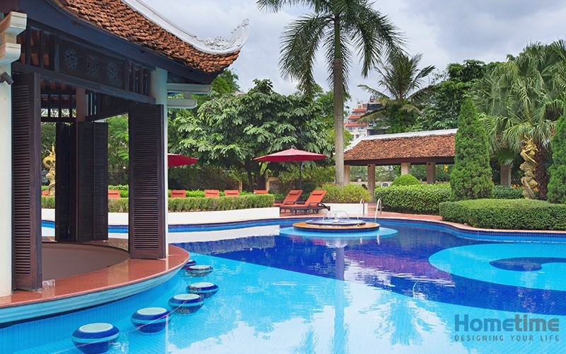 Khách sạn 3 sao với bể bơi điều hòa