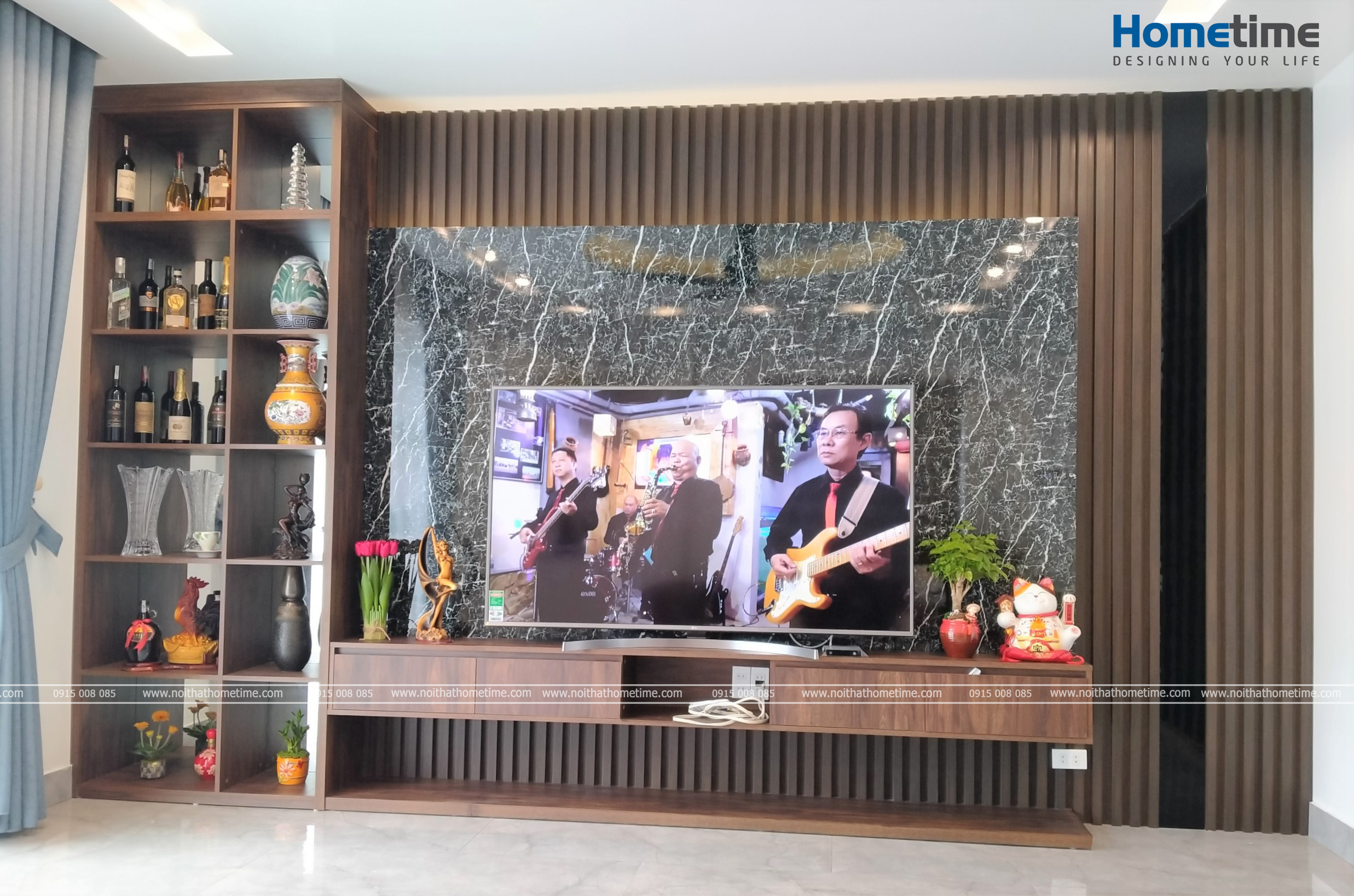 Kệ tivi thiết kế kiểu dáng hiện đại kèm theo tủ đồ trang trí