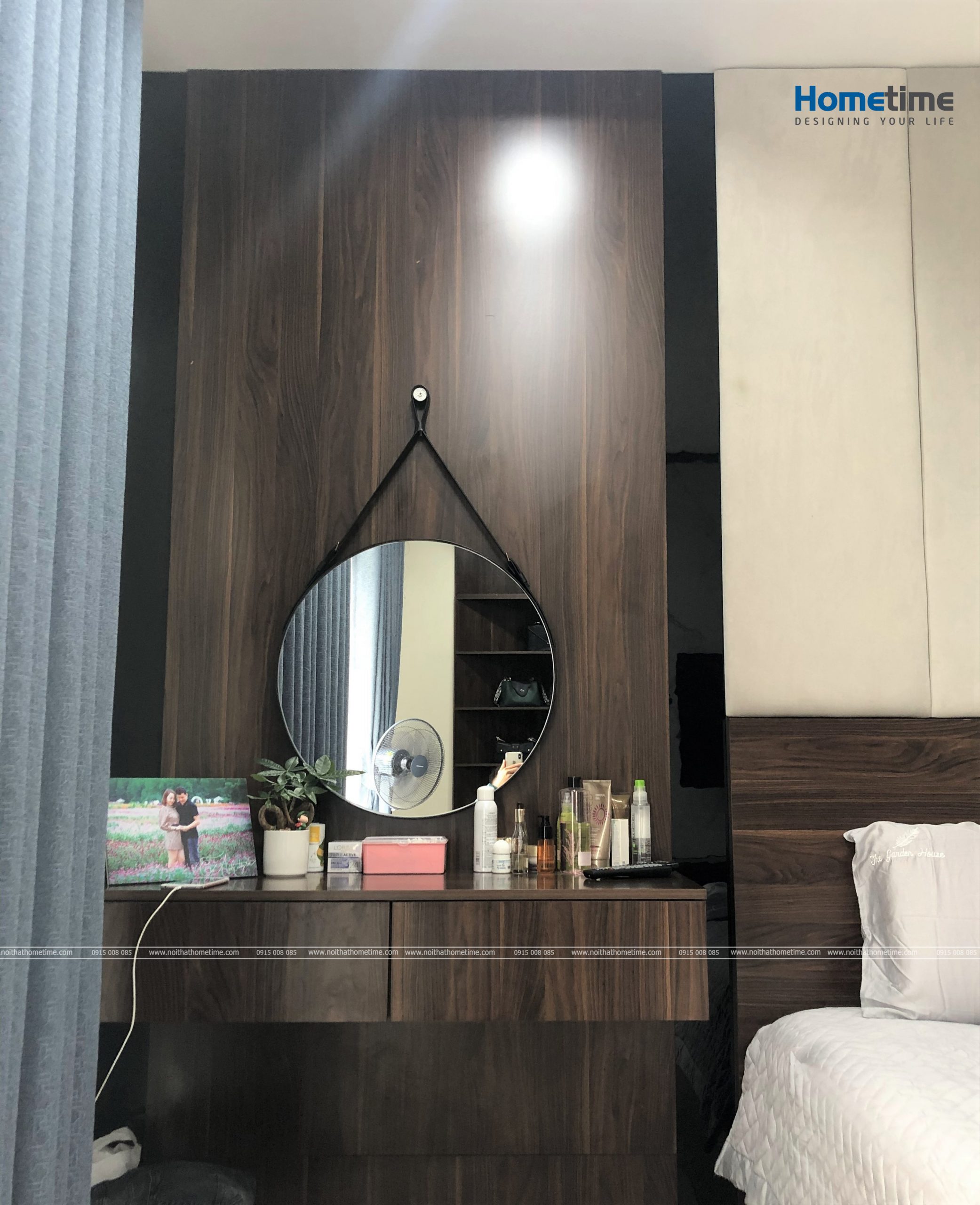Bàn trang điểm treo tường dành cho các chị em