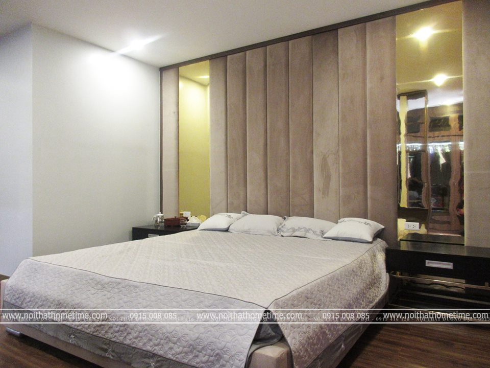 Chiếc giường khá rộng với kích thước 2m x 2,2m