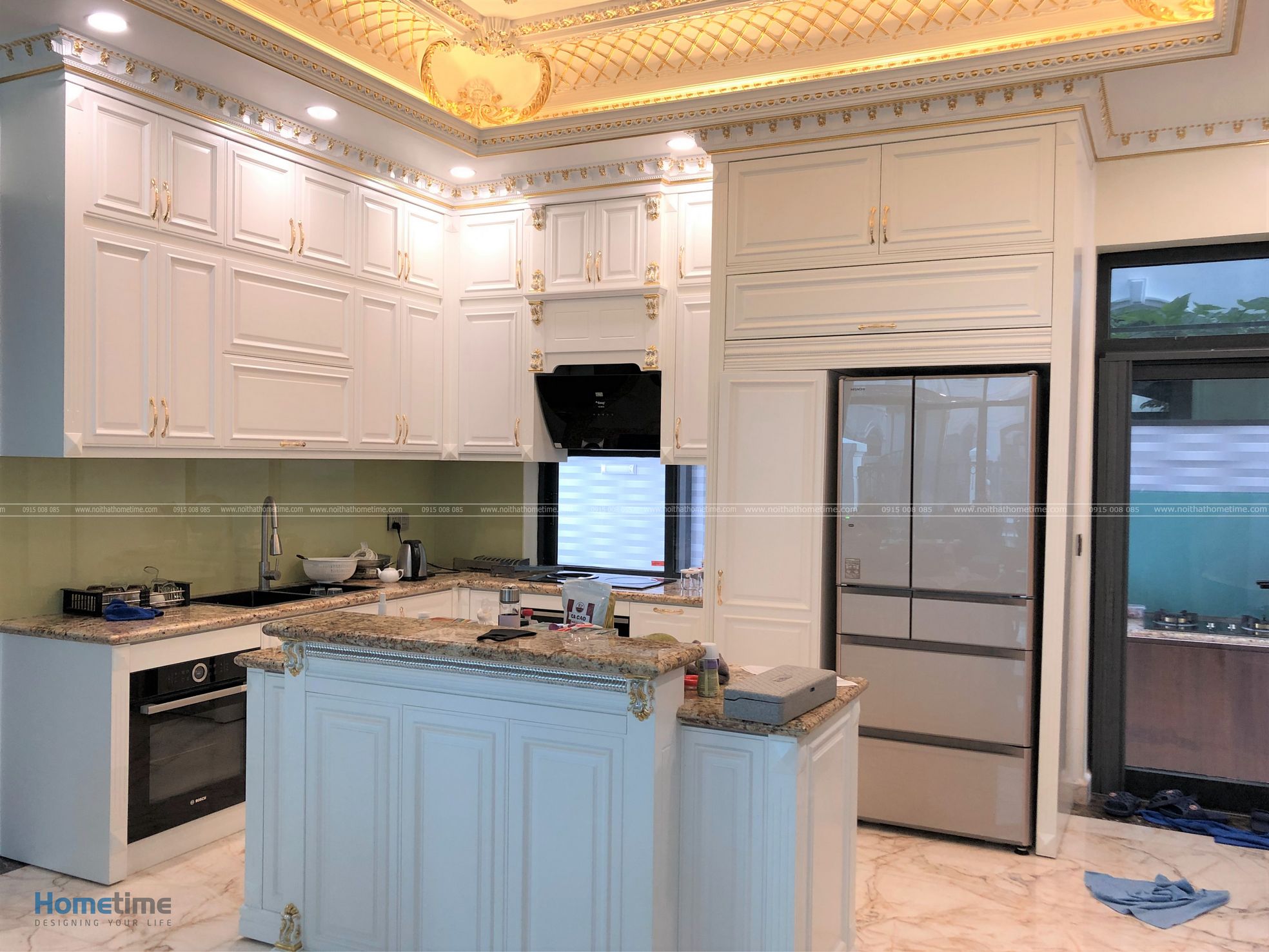 Đặc điểm của tủ bếp tân cổ điển nhà chị Châu
